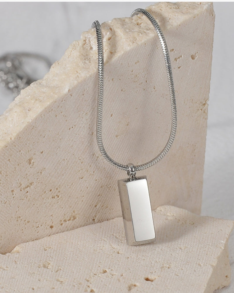 Vellemere | Men's Axis Tag Pendant